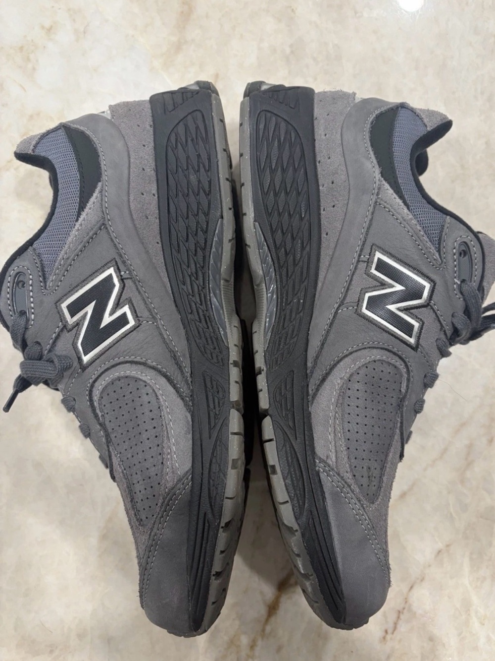 New Balance 2002R Castlerock Black M2002REH Mens Size 10.5 Running Shoes - Picture 2 of 6